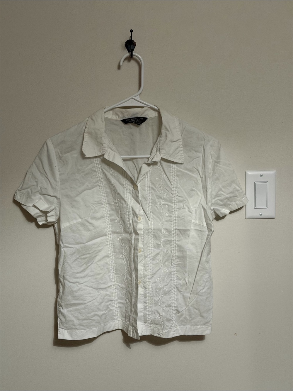 100% Cotton American Eagle Outfitters White Short-Sleeve Button-Down Shirt